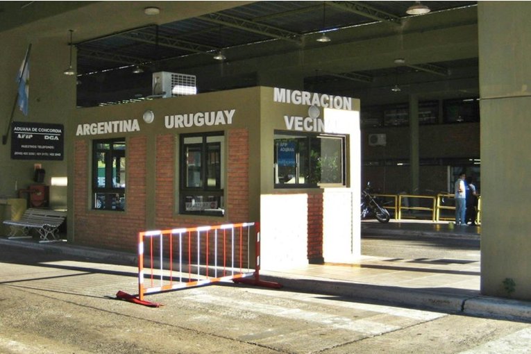 Informan cuántas personas ingresaron y egresaron del país por el corredor seguro Concordia - Salto