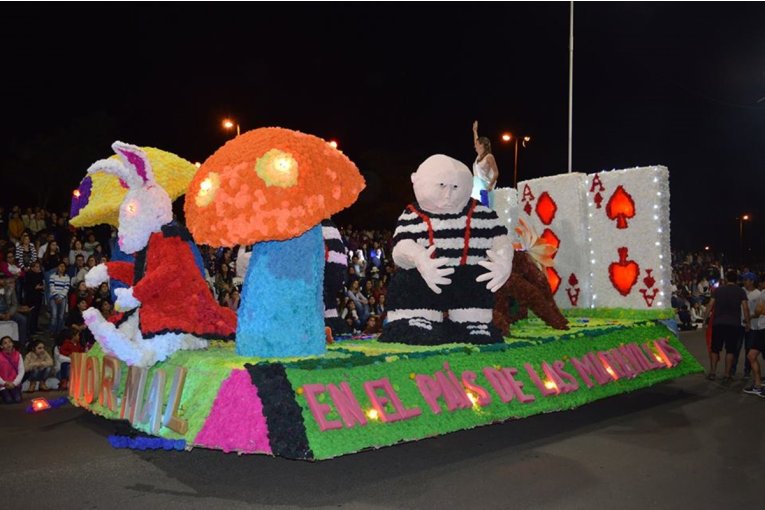 Ultiman detalles para el primer desfile de carrozas y la Fiesta del Estudiante