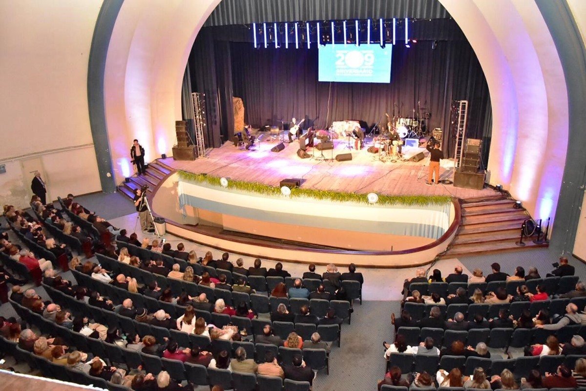 La gala contará con 80 artistas en escena. La gala contará con 80 artistas en escena.