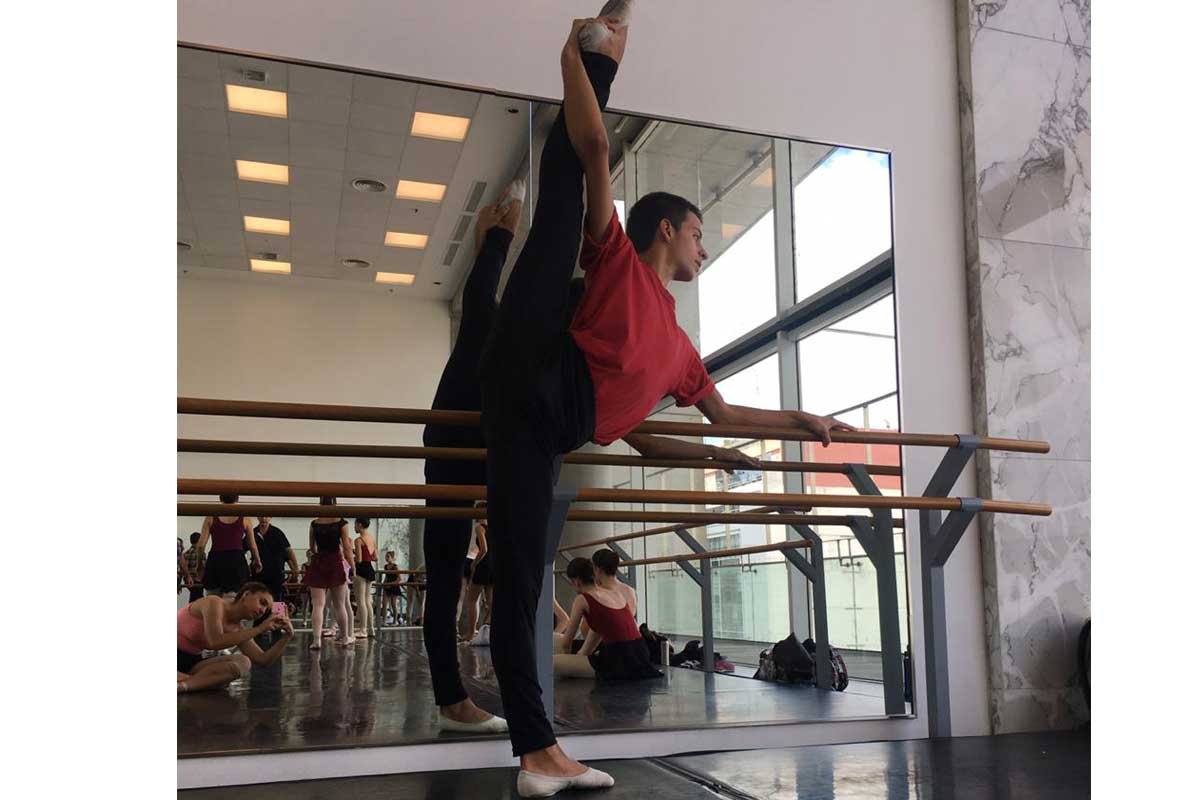 El joven concordiense se sumará a la escuela del Teatro Colón. El joven concordiense se sumará a la escuela del Teatro Colón.