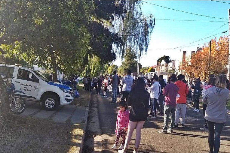 Los ediles oficialistas repudiaron las manifestaciones en el domicilio particular del intendente