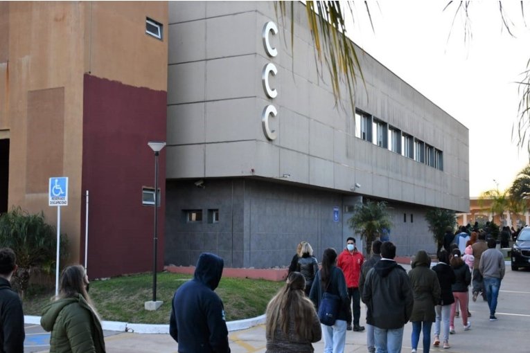 La semana de vacunación arranca con segundas dosis y otra jornada para menores de 18 años