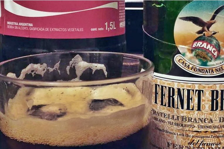 En Salto mencionan al Fernet para fundamentar las ventajas de haber cerrado el puente Salto Grande