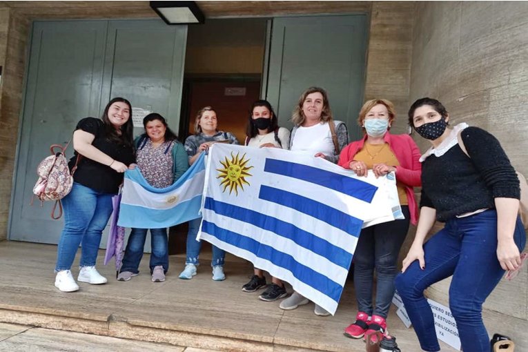 Integrantes del Grupo Puente se manifestaron frente al municipio y prometen volver