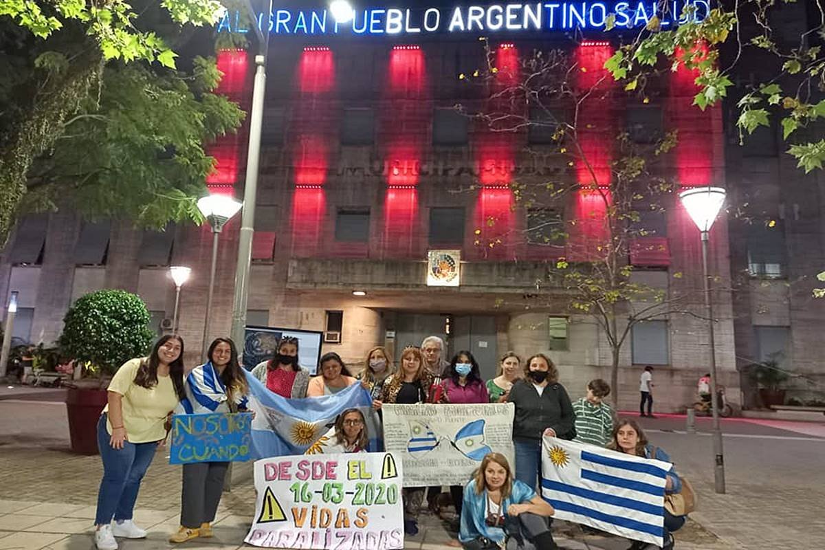 "Segundo día de vigilia: esperando soluciones", expresaron. "Segundo día de vigilia: esperando soluciones", expresaron.