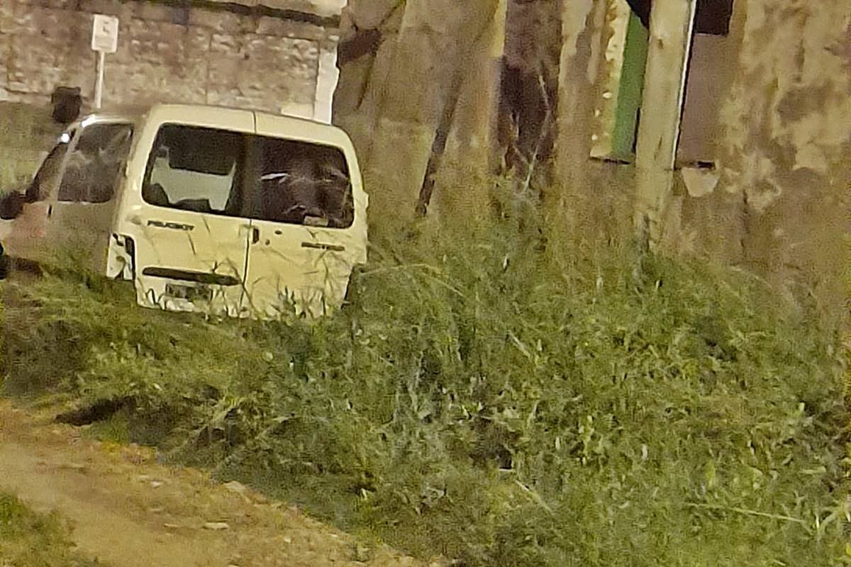Los vecinos piden que se limpie y desmalece el lugar. Los vecinos piden que se limpie y desmalece el lugar.