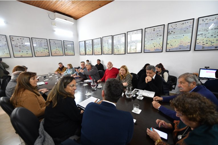 Los gremios docentes cuestionaron la falta “de una propuesta concreta” tras la reunión paritaria