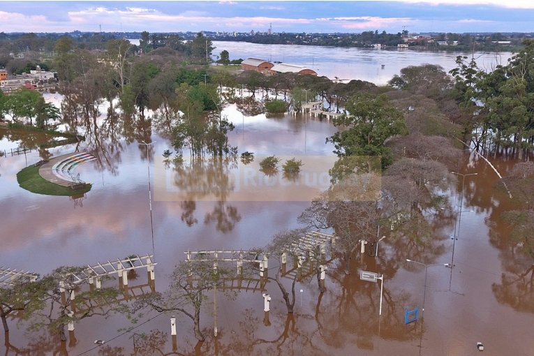 El río Uruguay se acercaría a los 14 metros este viernes