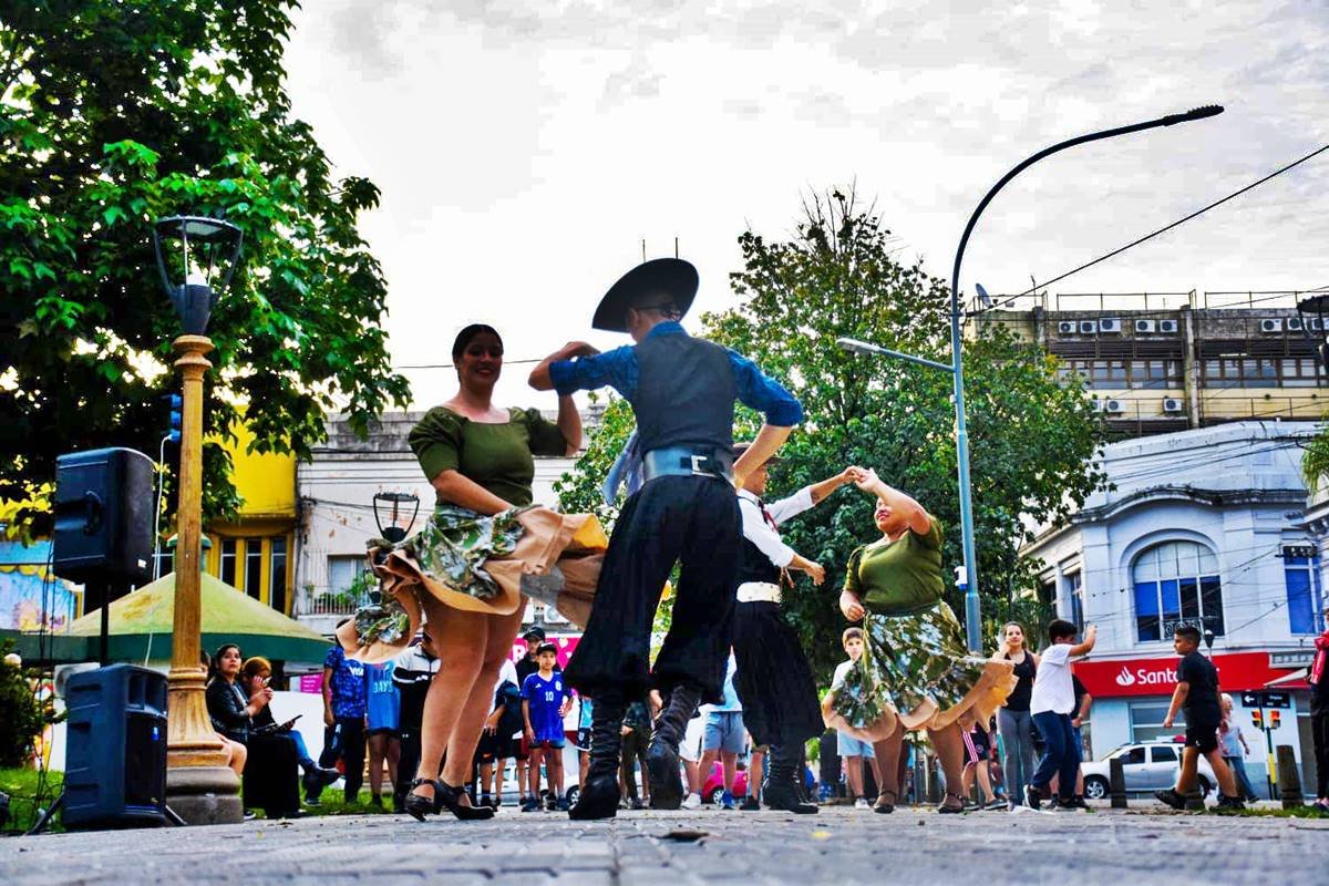 El Día de la Tradición, en pleno micro centro de la ciudad. El Día de la Tradición, en pleno micro centro de la ciudad.