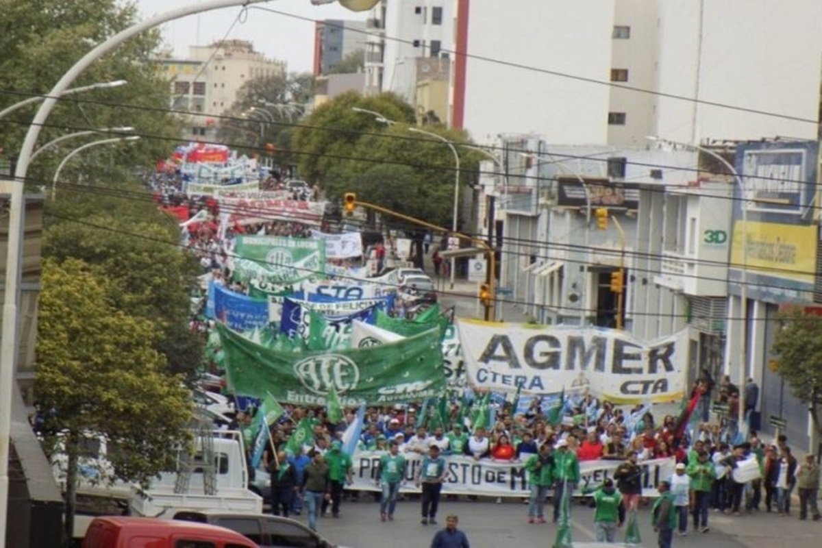 Exigieron una “urgente” convocatoria a paritarias. Exigieron una “urgente” convocatoria a paritarias.
