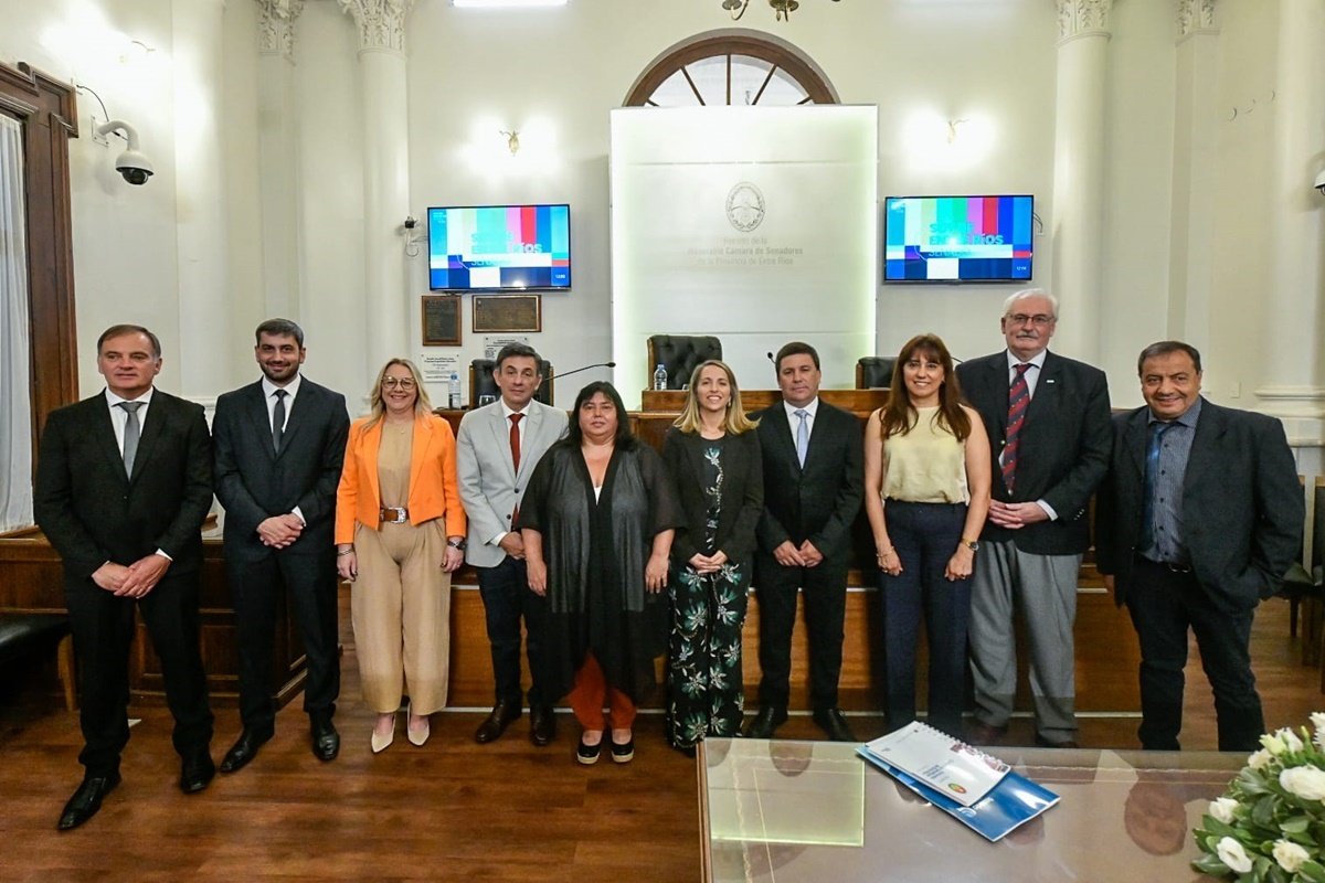 La actividad contó con la presencia del gobernador y la vicegobernadora electos. La actividad contó con la presencia del gobernador y la vicegobernadora electos.