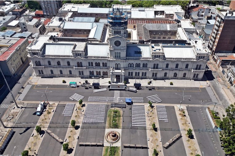 En la antesala del paro de tres días el gobierno provincial remarca que pagará &ldquo;el Fonid y la Conectividad que quitó Milei&rdquo;