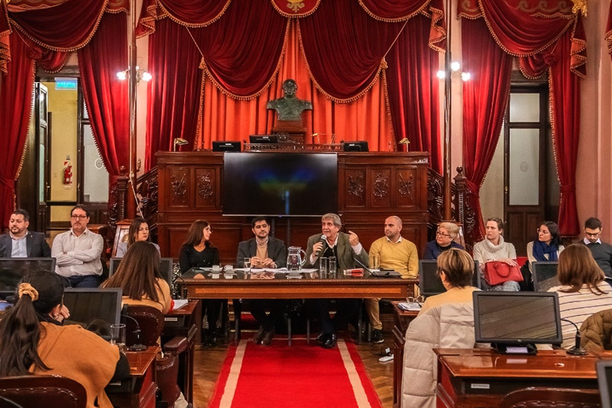 El ministro precisó que el programa comprende varias etapas. El ministro precisó que el programa comprende varias etapas.