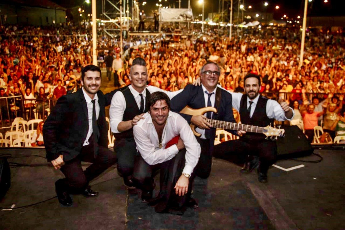 Lapiduz vuelve a encarnar a Sandro junto a De La Hostia. Lapiduz vuelve a encarnar a Sandro junto a De La Hostia.