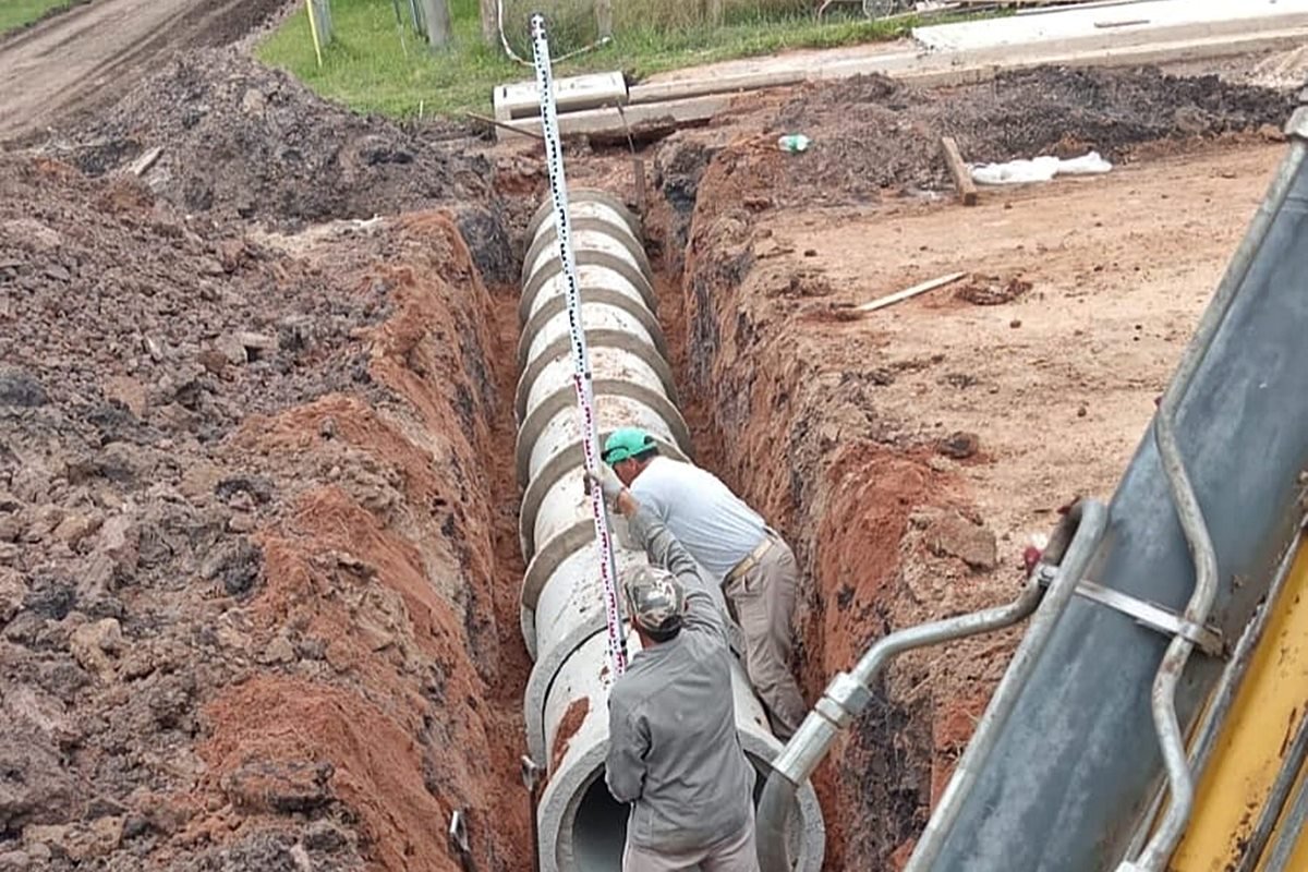 Trabajos de Mejora del Sistema de Drenaje en una avenida. Trabajos de Mejora del Sistema de Drenaje en una avenida.