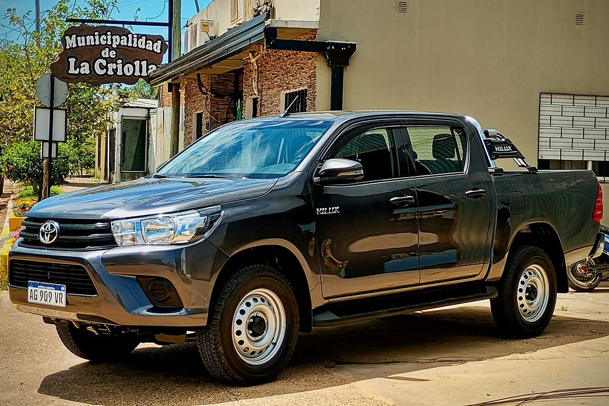 Toyota 0Km adquirida por licitación pública. Toyota 0Km adquirida por licitación pública.