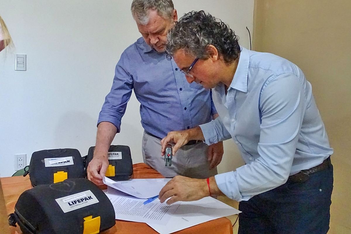 El intendete Bravo recibiío el equipamiemto de parte de CTM. El intendete Bravo recibiío el equipamiemto de parte de CTM.