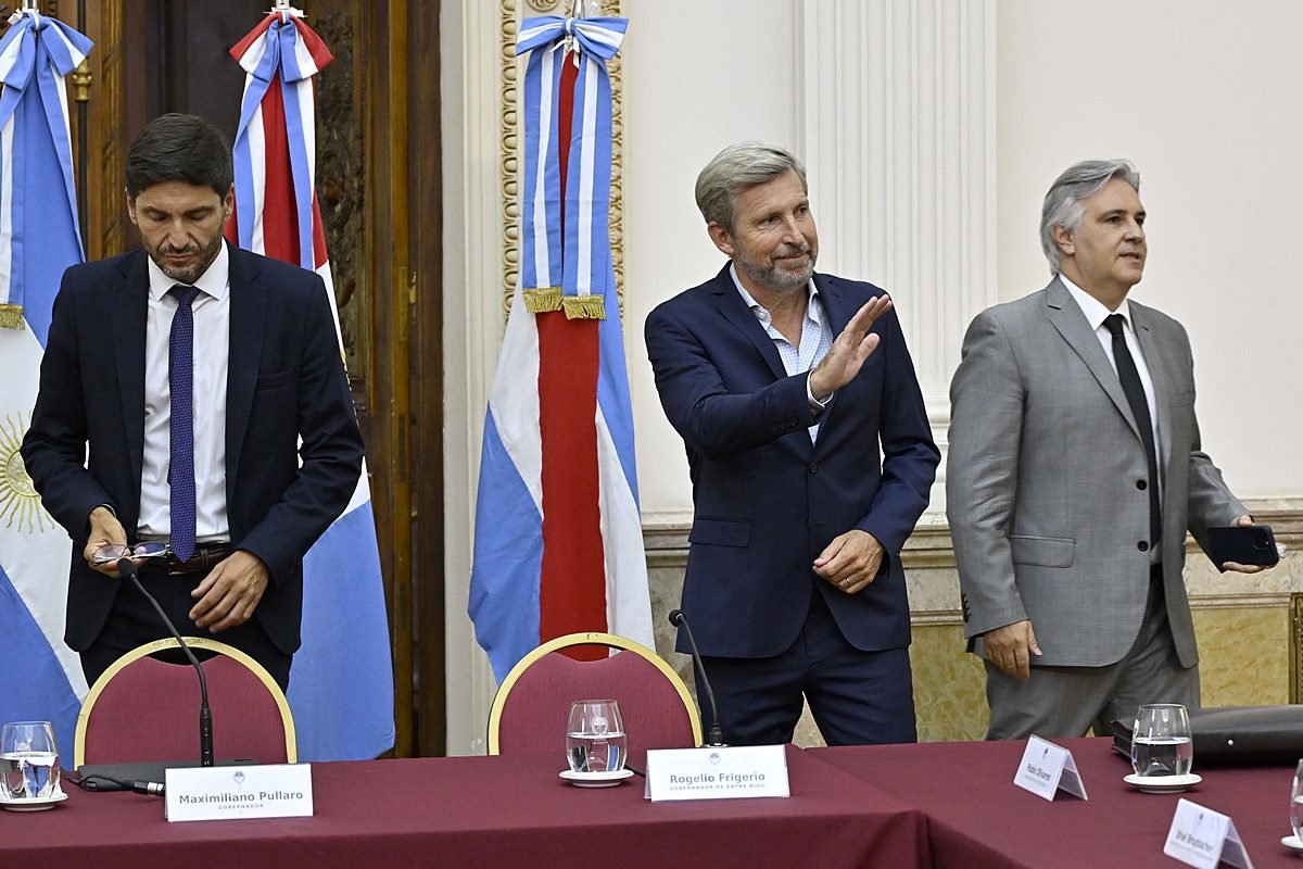 Pullaro, Frigerio y Llaryora, en la ciudad de Rosario. Pullaro, Frigerio y Llaryora, en la ciudad de Rosario.